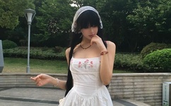 杨幂收图收到手机要放不下了